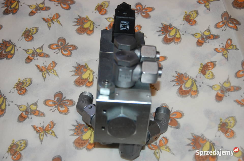 Ursus Zetor Rozdzielacz elektrozawór nowy Części zamienne