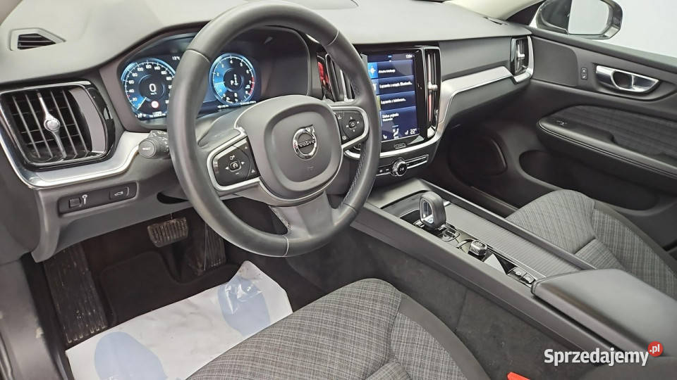 Volvo V60 B Momentum Pro aut Z Polskiego Salonu asystent pasa ruchu Warszawa