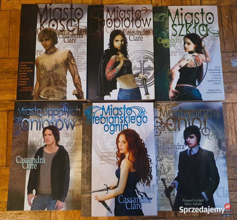 NOWA tom 1 MECHANICZNY ANIOŁ Cassandra Clare Rok wydania 2010 Proza i poezja Wrocław sprzedam