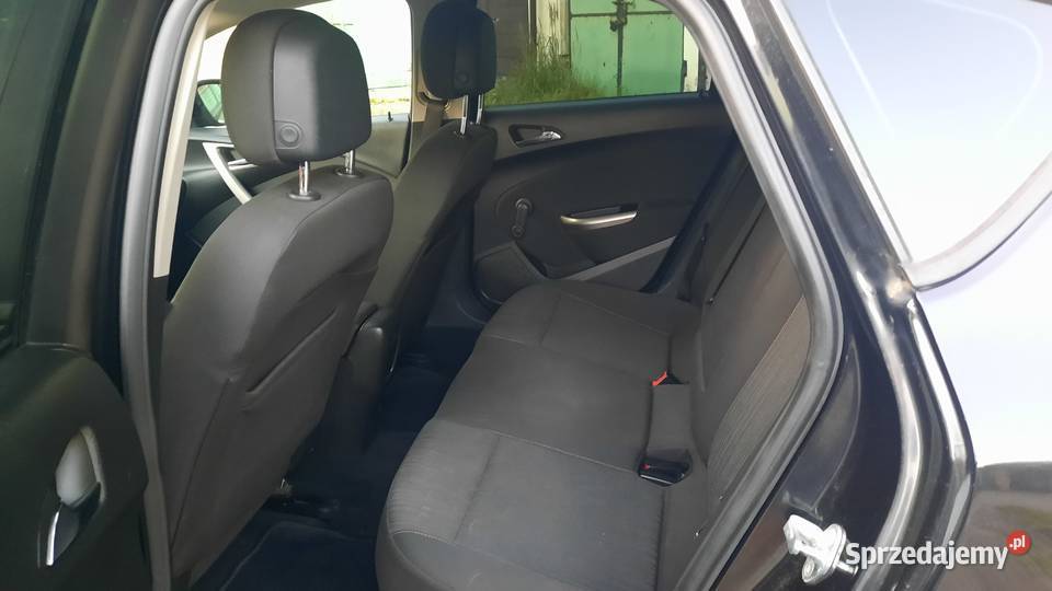 Opel Astra 14 Turbo 140 2010 r Klima Opłacona poduszka powietrzna Kraśnik sprzedam