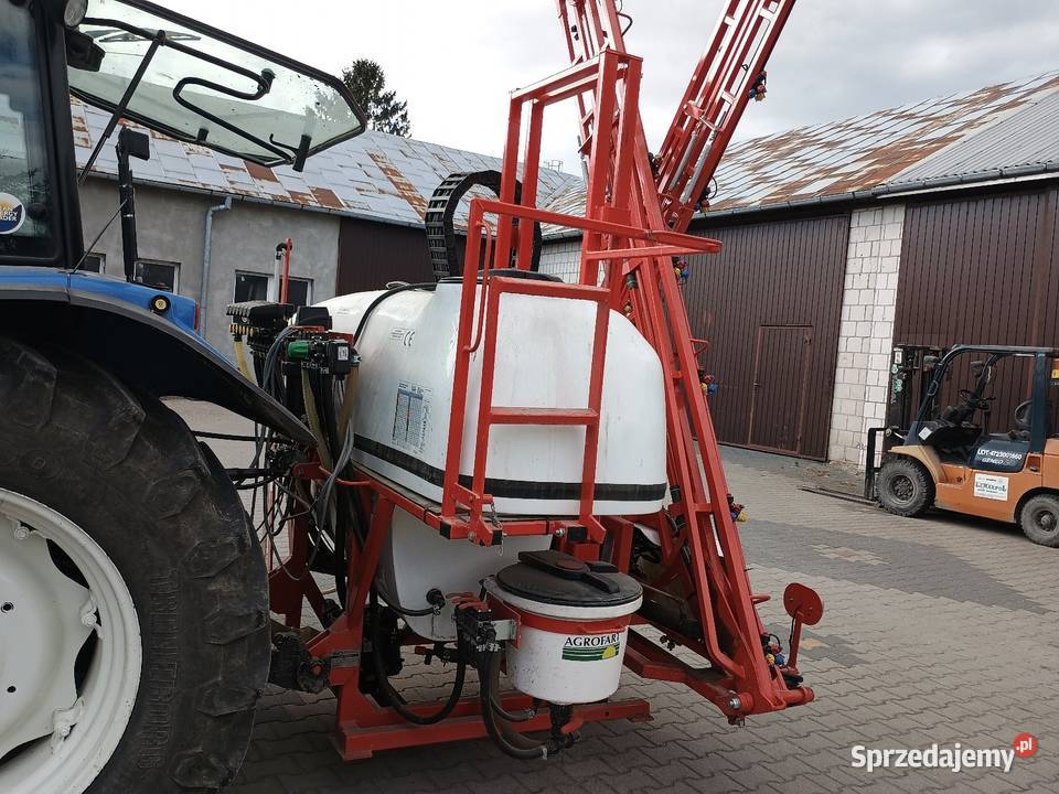 Opryskiwacz zawieszany 1200 L 15m komputer nieuszkodzony Zawieszane Łuków