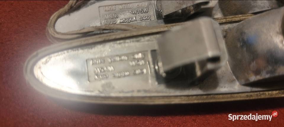 Komplet Orginalnych kierunkowskazów do BMW x3