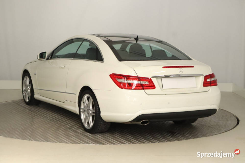 Mercedes E E 250 biały Zabrze