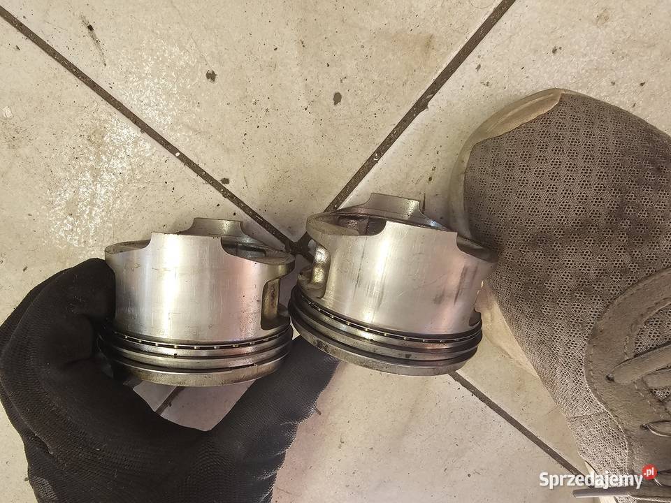 Kawasaki GPZ 500 cylinder cylindry tłok tłoki Silniki i osprzęt Jelenia Góra