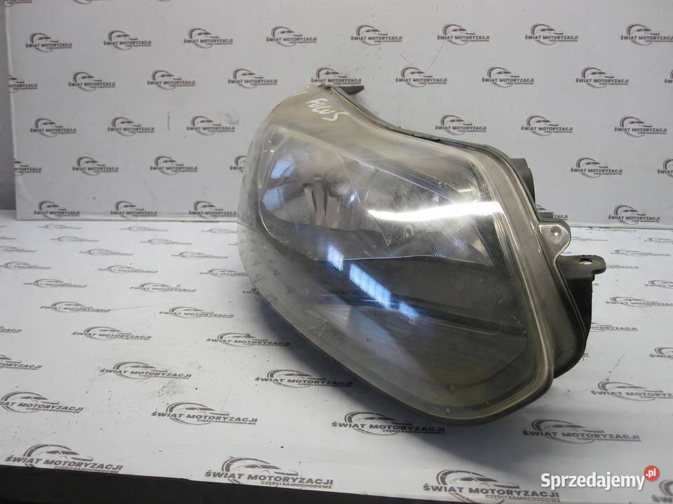 FORD FOCUS MK3 III lampa prawa przód świętokrzyskie