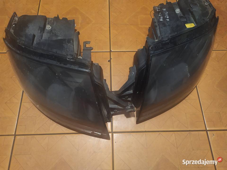 LAMPA LEWA PRAWA PRZOD PRZEDNIA AUDI TT 8N Trzemeszno