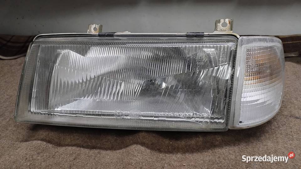 Skoda Felicia reflektor lewy oryginał Hella Lampy przednie podkarpackie Rymanów