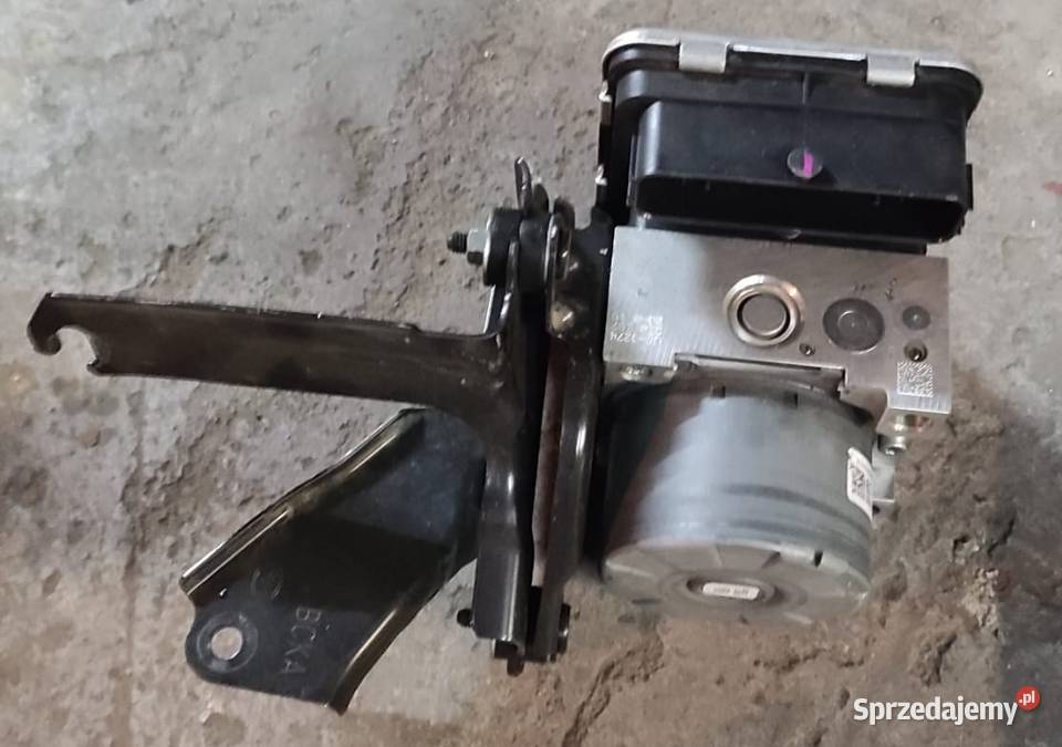 Mazda CX30 25 BENZYNA USA Pompa ABS ESC DGJ1 43 Wołomin