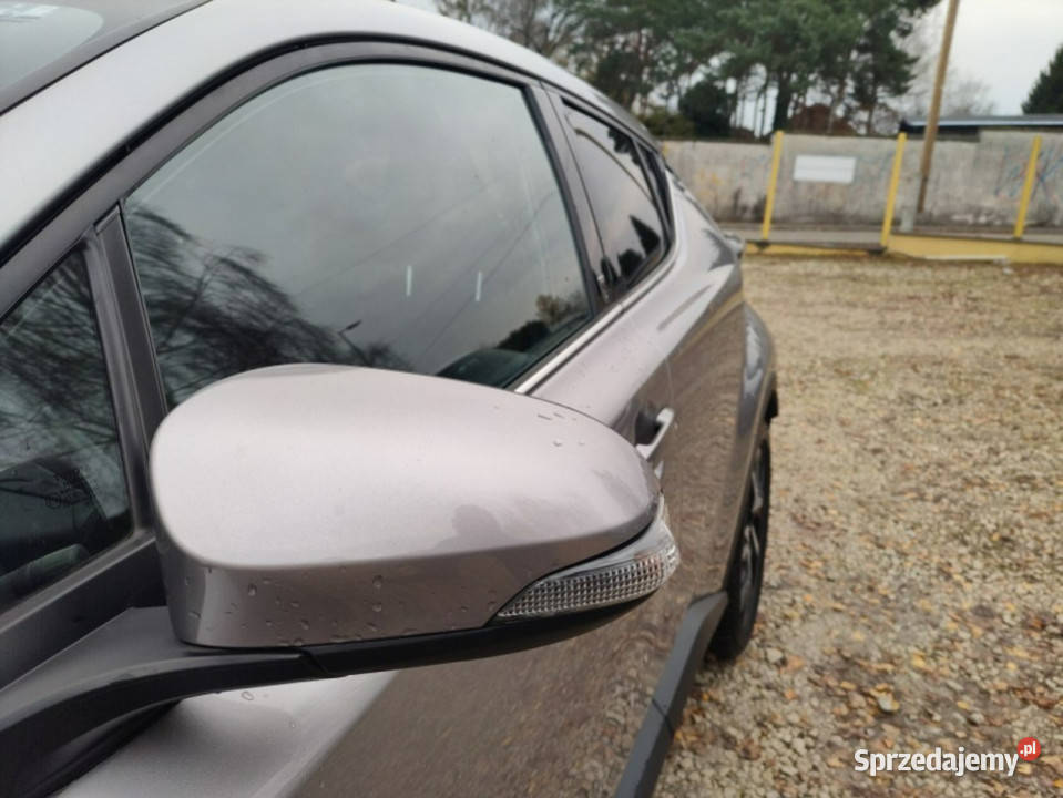 Toyota CHR Mały przebieg Super stan sprzedam