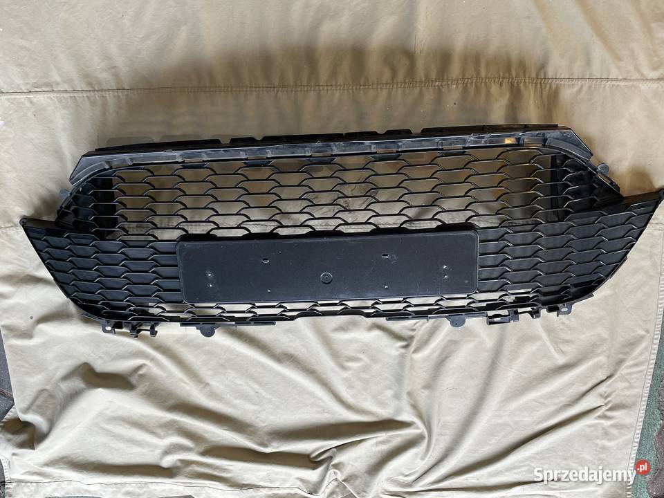 Toyota Yaris III atrapa przedniego zderzaka Komorniki sprzedam