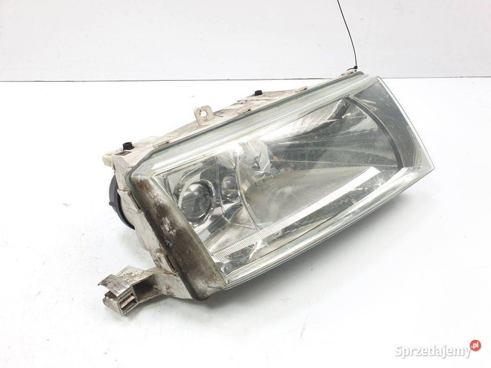 LAMPA PRAWA PRZÓD SKODA OCTAVIA I LIFT osobowe