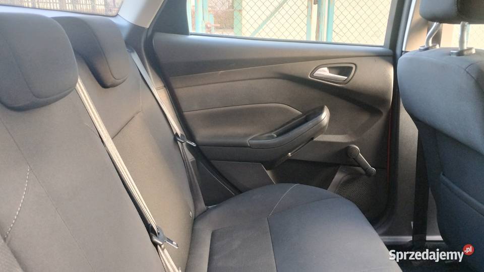 Ford Focus Mk3 kombi 16 benzyna 2018 105 Warszawa sprzedam