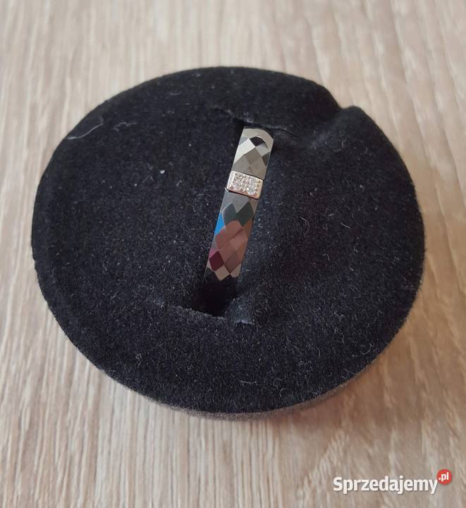 Nowy czarny pierscionek ceramiczny ceramika