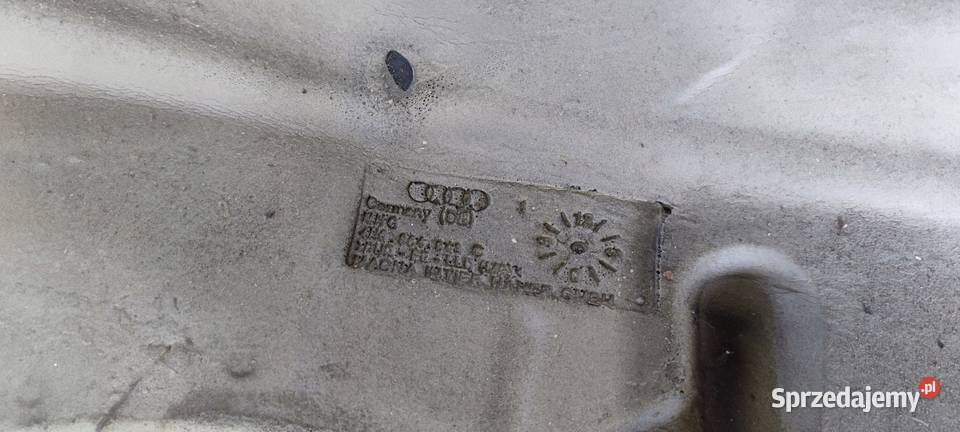 WYGŁUSZENIE TUNELU PODWOZIA AUDI A8 D4 LONG Tapicerki samochodowe Przystajń
