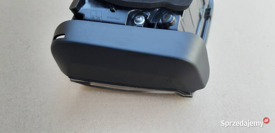 VW ARTEON LIFT LAMPA PRAWY TYŁ W KLAPĘ PRAWA Bieleń sprzedam