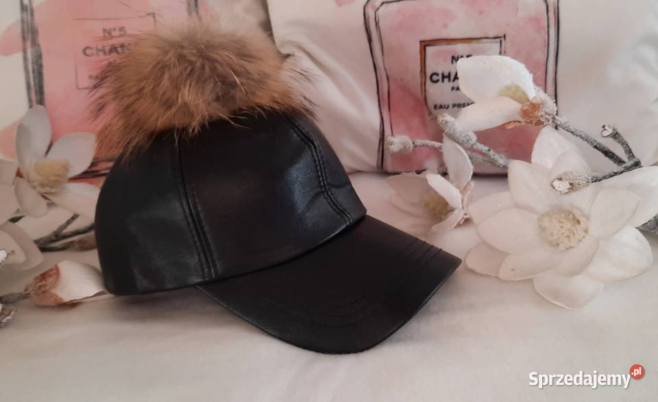 czapka czarna damska z daszkiem pompon jenot Warszawa