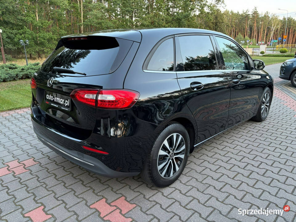 Mercedes B 180 Automat Półskóry Kamery CarPlay asystent pasa ruchu sprzedam
