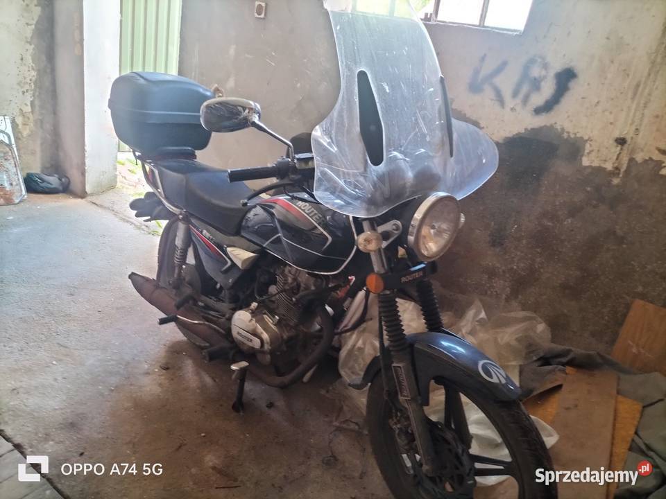 Motor 125 poj czarny Sławno