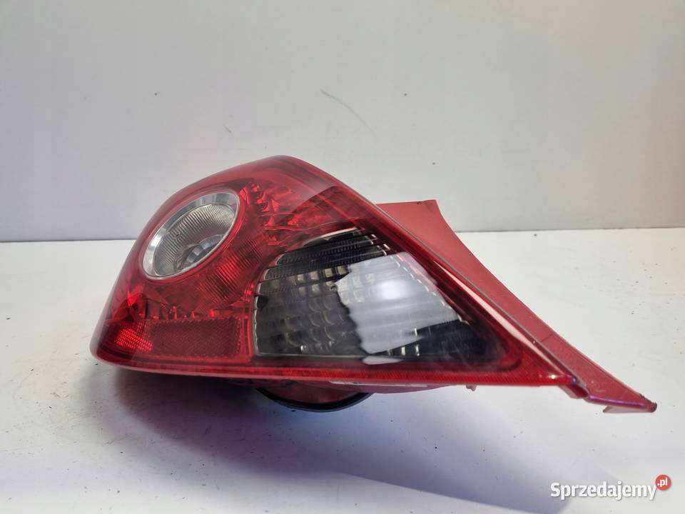 Opel Corsa D HTB 3D 0611r TYLNIA TYLNA LAMPA osobowe