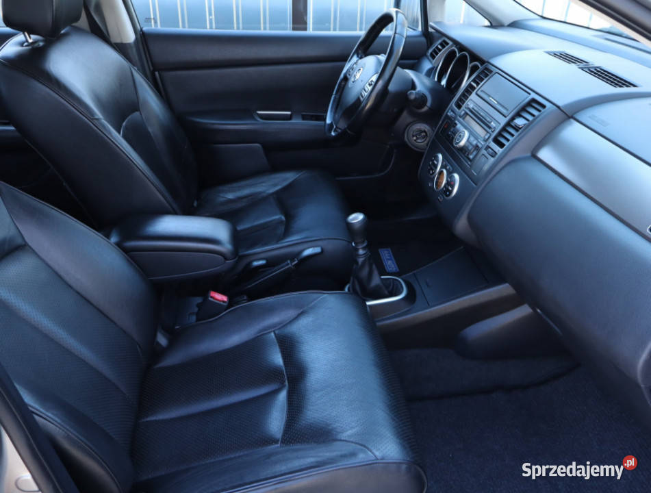 Nissan Tiida 18 i światła przeciwmgielne sprzedam