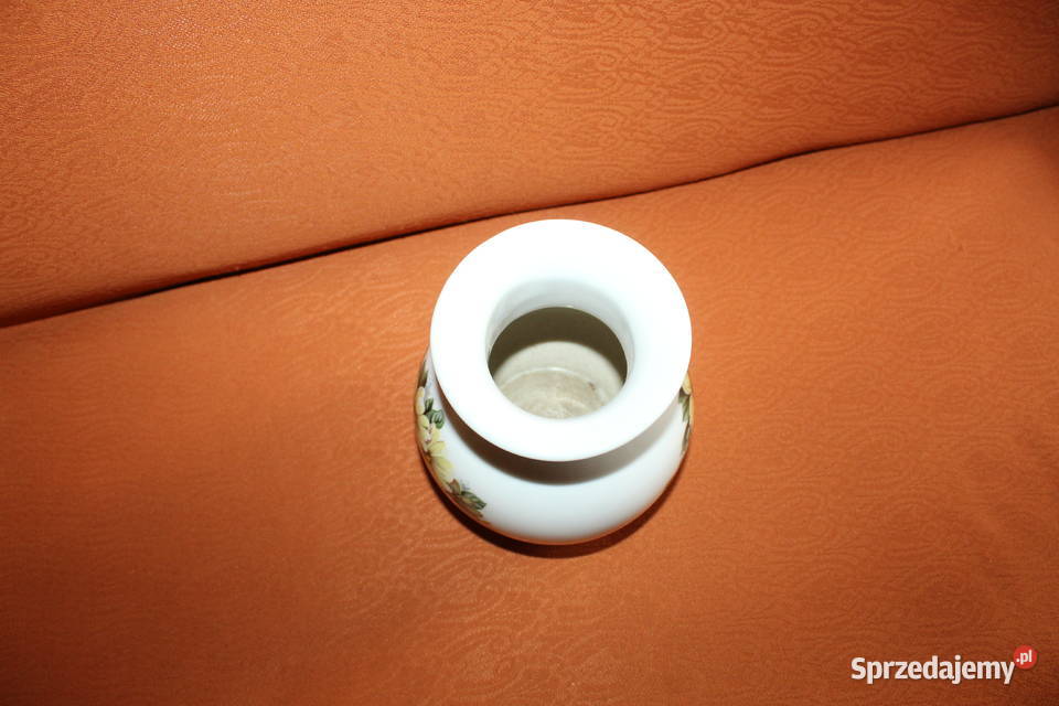 Porcelanowy wazonik Karolina Kwiaty Made in Chorzów