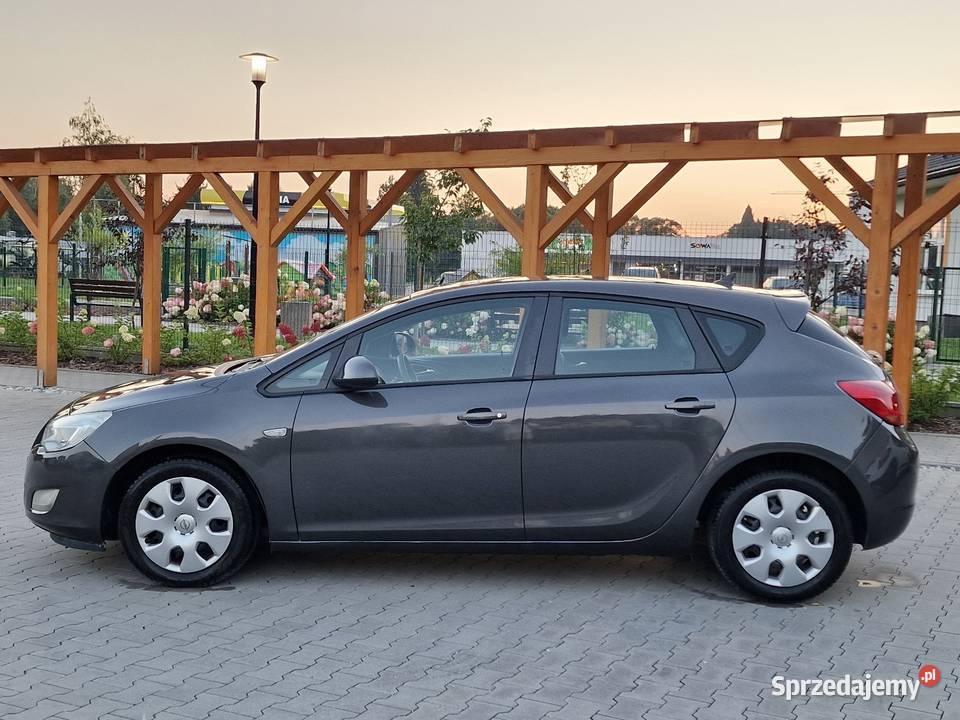 Opel Astra J Cosmo 16 Benz 115 Navi Klimatyzacja
