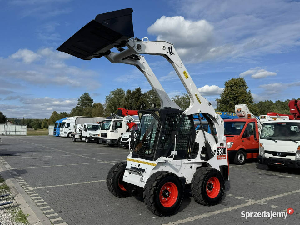 o sterowaniu burtowym Bobcat S300 Joystick Mini Motoryzacja Widełki