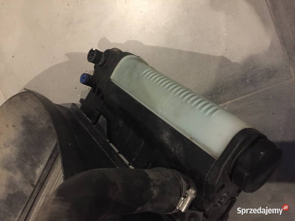 Chłodnica wody BMW E30 318i 18 90r chłodnice sprzedam