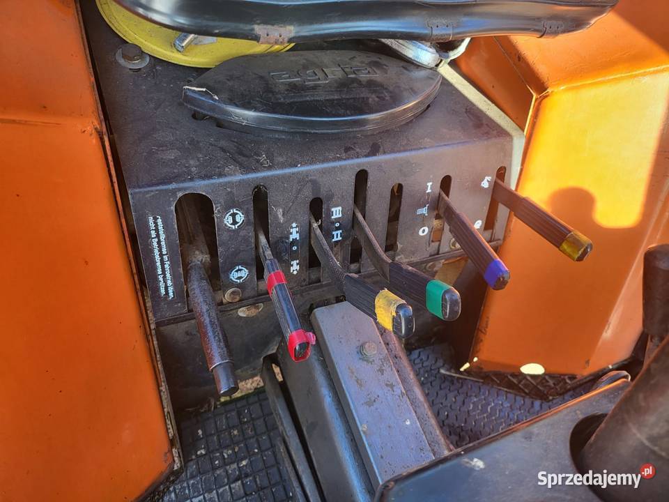 Ciągnik rolniczy AGRIA 4800 plus pług do Zarszyn