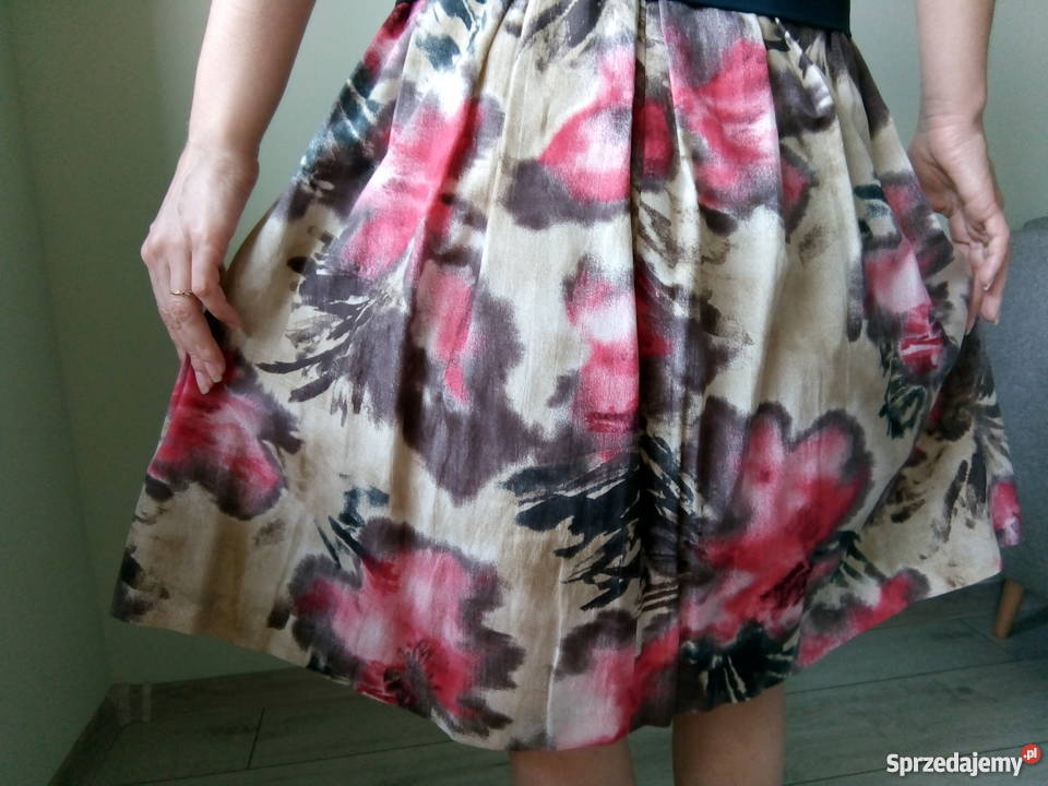 spódnica na halce Simple Częstochowa