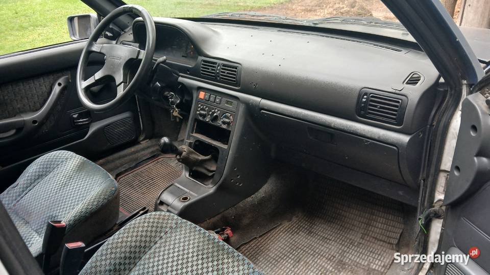 Polonez Cargo Plus karetka ambulans