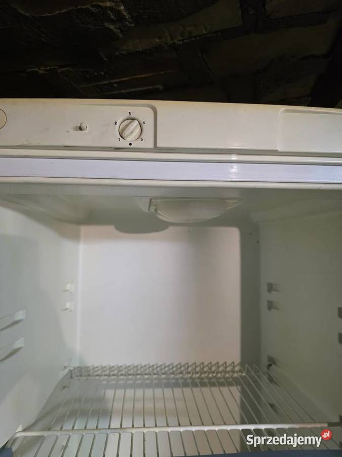 Lodówka Indesit wysoka 181 wolnostojące Dobrowoda