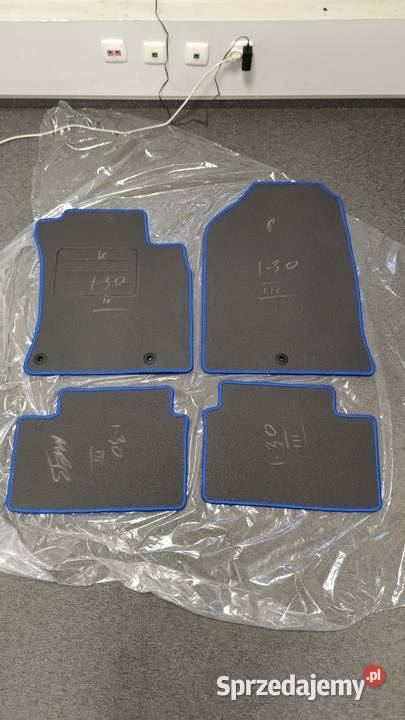 Dywaniki Welurowe Hyundai I30 III Czerwony Poznań