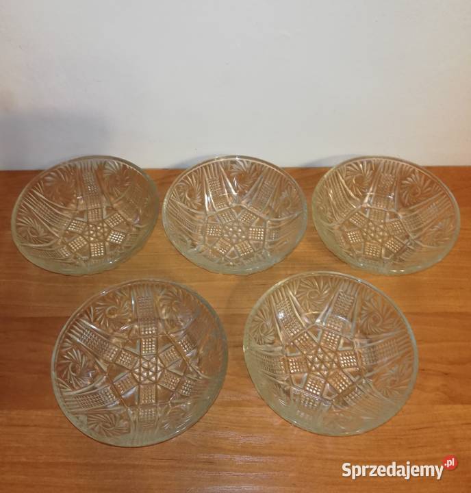 Salaterki PRL Rozety Szkło Ząbkowice lata 70te mazowieckie sprzedam