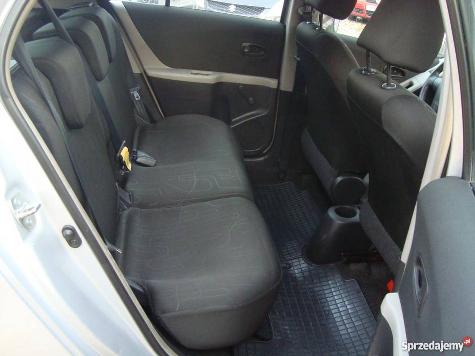 Toyota Yaris srebrny 112000km Toyota mazowieckie Warszawa