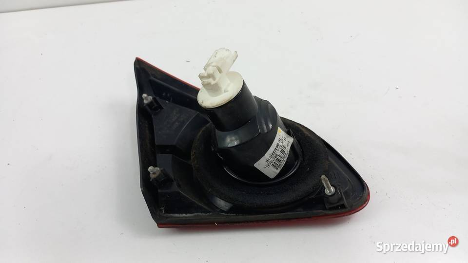 NISSAN QASHQAI J10 LAMPA W KLAPĘ TYŁ PRAWA Światła stop Zbierkowo