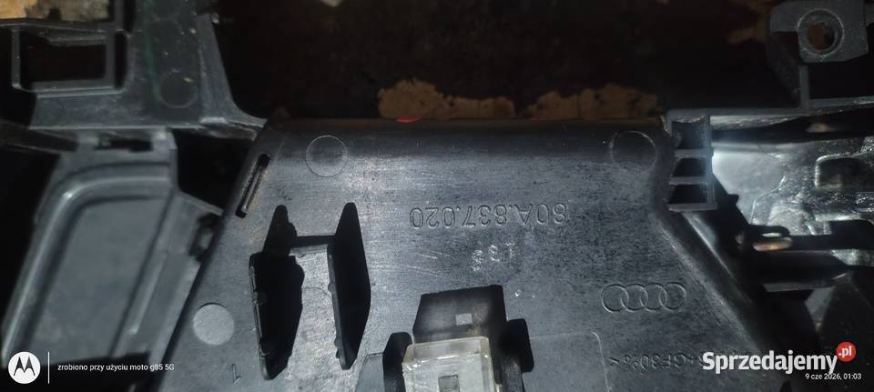 Audi Q5 model 80a komplet klamek wewnętrznych