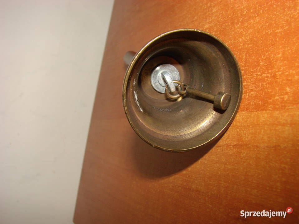 mosiężny ręczny dzwoneczek z drewnianą rączką Pruszcz Gdański