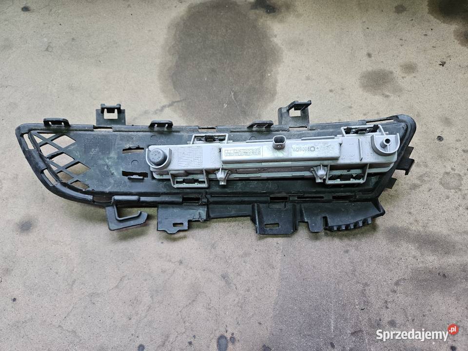 MERCEDES W207 KRATKA LEWA LED LEWY A2078800324 osobowe