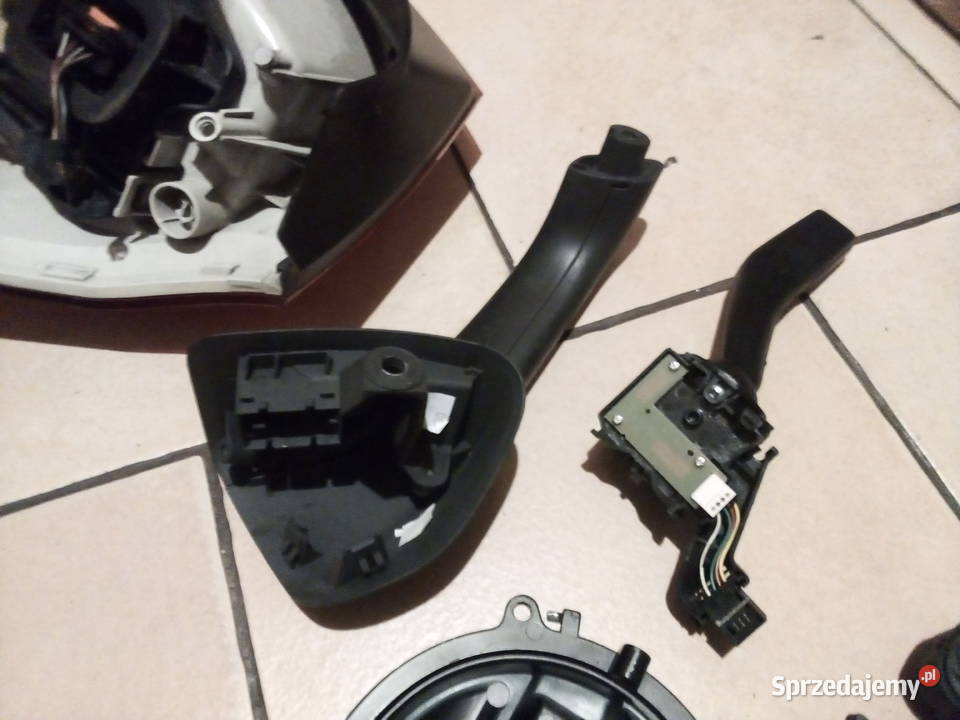 Różne części wnętrza WV golf 5 deski rozdzielcze, konsole wielkopolskie