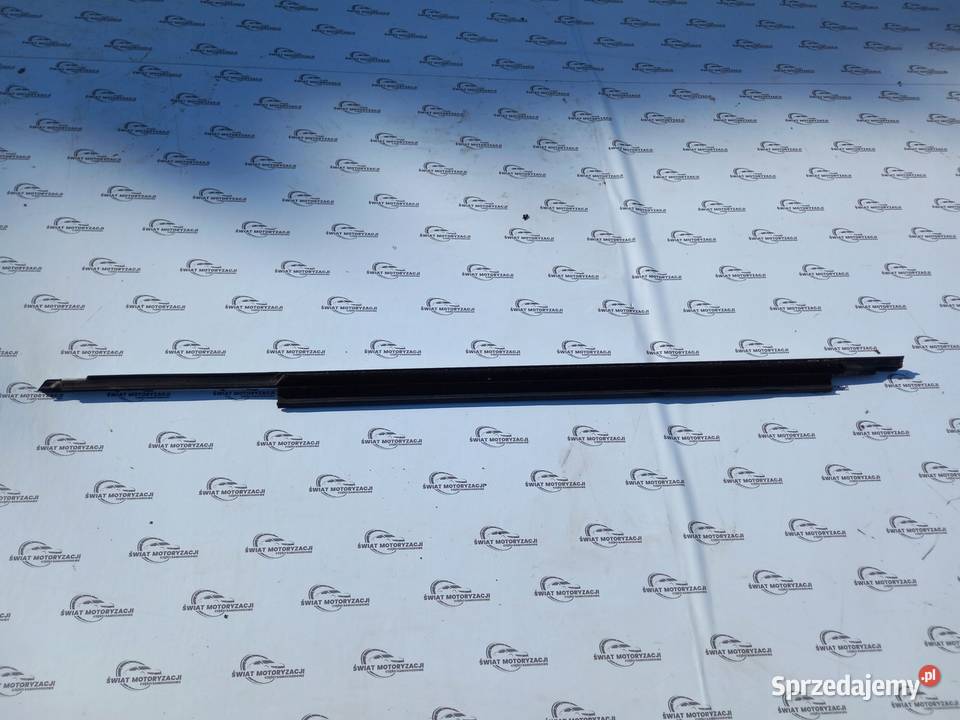 AUDI Q5 8R listwa zgarniająca prawa przód Kielce