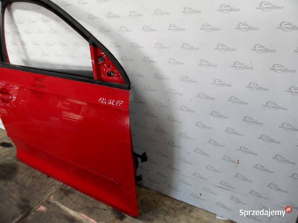 SKODA RAPID SPACEBACK drzwi prawy przód