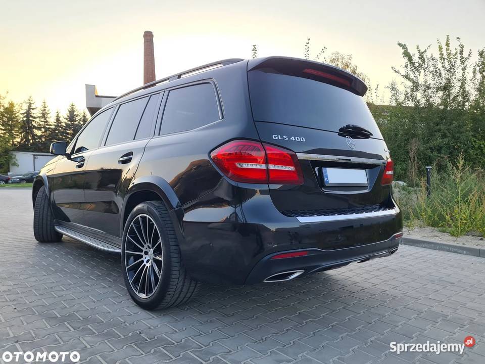 Salon FV23 22 AMG Panorama Dociągi 7 osób benzyna Łódź