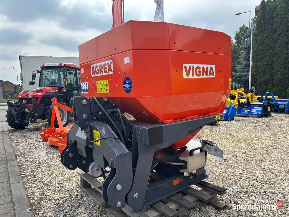 Rozsiewacz nawozów sadowniczy ISOBUS waga AGREX Rolnictwo łódzkie Rawa Mazowiecka