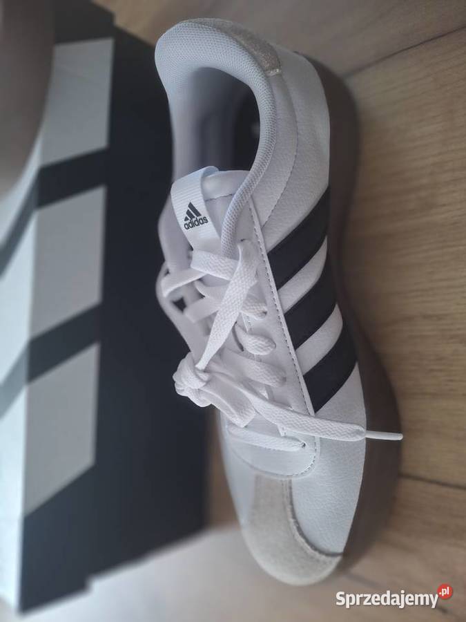 Adidas cort Sulbiny