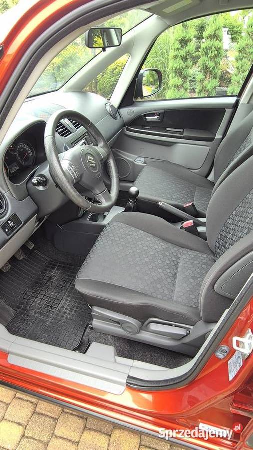 Sprzedam zadbane i z małym przebiegiem Suzuki 4/5 łódzkie