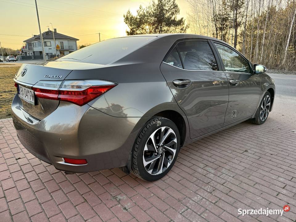 Toyota Corolla 16 benzyna salon jasne wnętrze bluetooth Radzymin