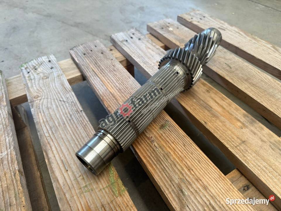 Wałek skrzyni biegów Z1831 Holland T6180