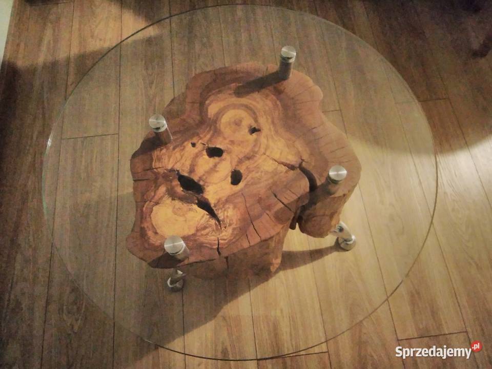 Stolik kawowy wykonany z pnia drzewa