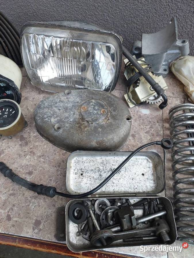 Zestaw części starych pojazdów motoryzacja Fiat Kolekcje Tczew